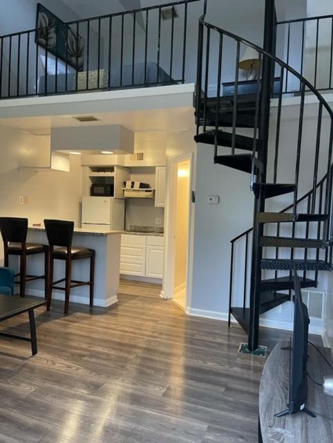 Executive Suites Уинчестър Екстериор снимка