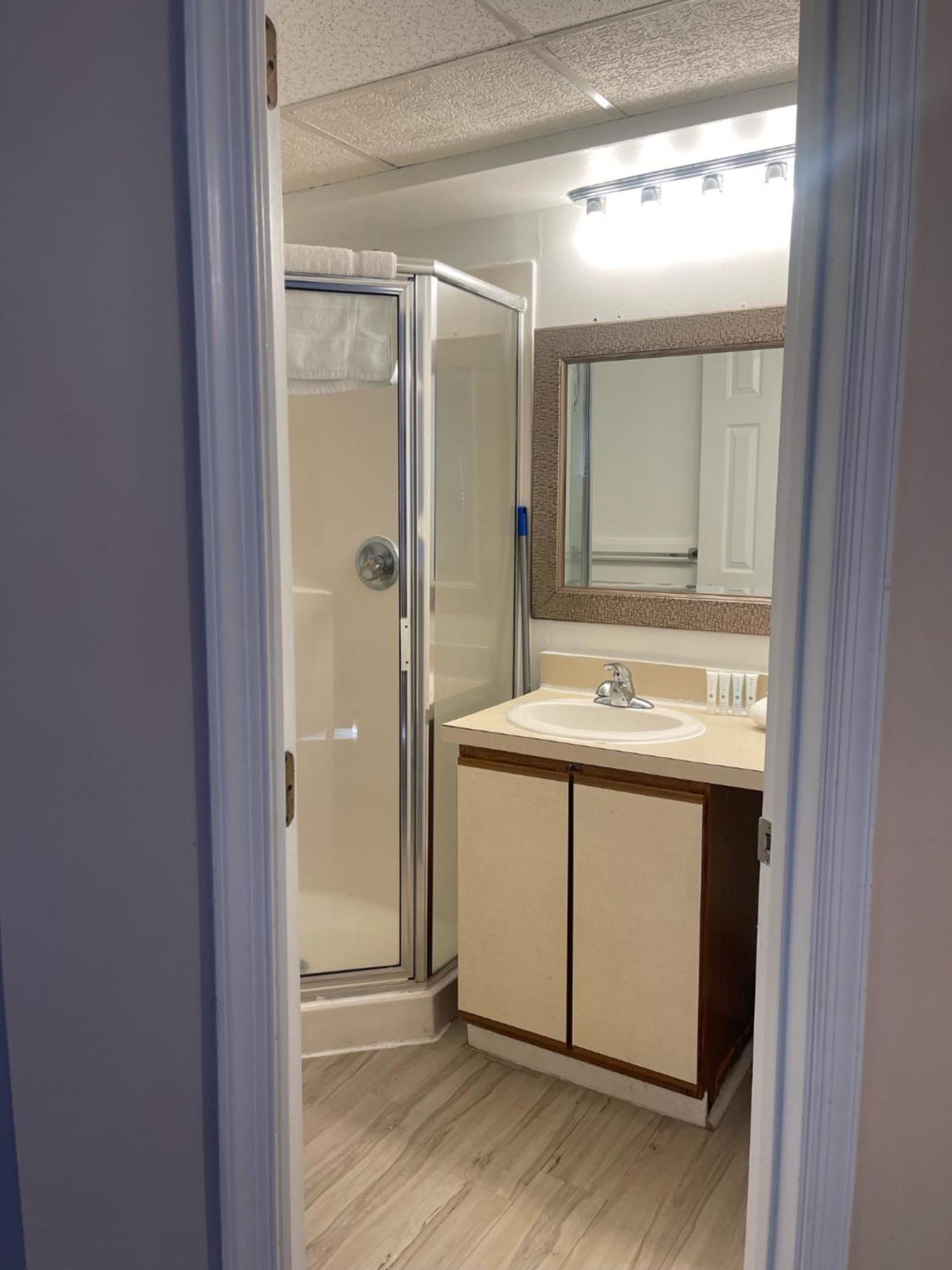 Executive Suites Уинчестър Екстериор снимка